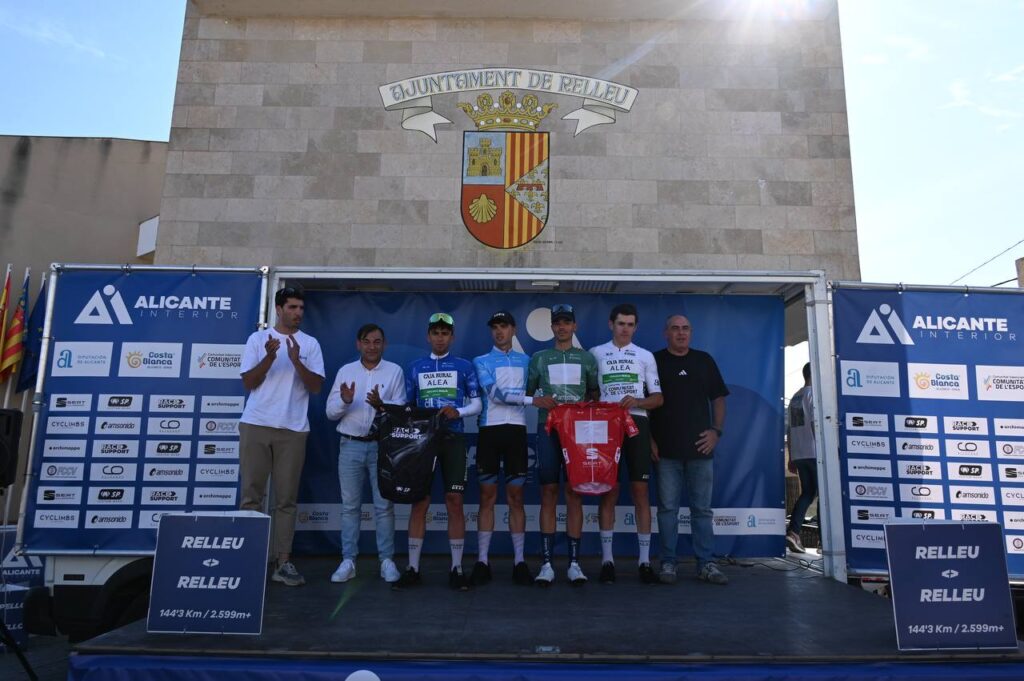 El Pelotón Llibert Sendros redondea un día de gloria para ControlPack y Rubirola (Caja Rural - ALEA) mantiene de la Challenge Alicante Interior Imagen - El Castellet Producciones